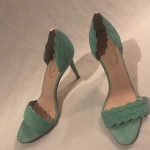 SJP size 40 seafoam green scalloped d'orsay pump
